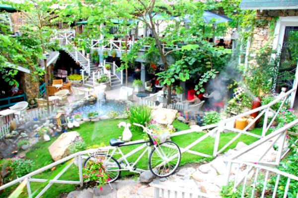Top những quán cà phê đẹp ở Sài Gòn khiến giới trẻ thích mê